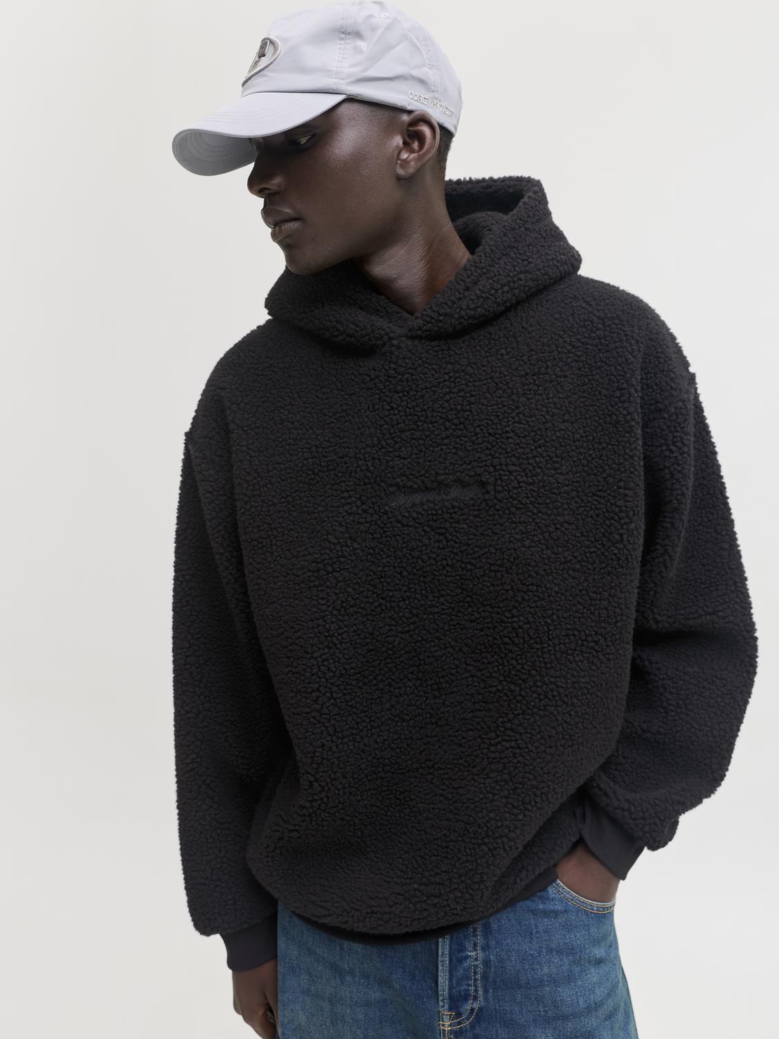 model_shot-creative